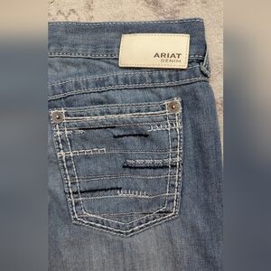 Ariat Women's Light Wash Distressed Boyfriend Jeans